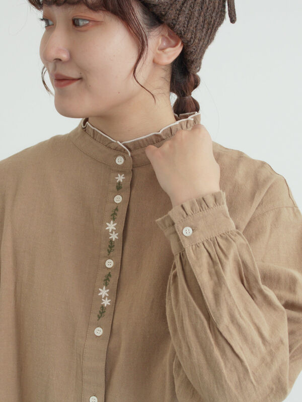 前立て刺繍フリルブラウス（ベージュ）｜Samansa Mos2（サマンサ モスモス）通販