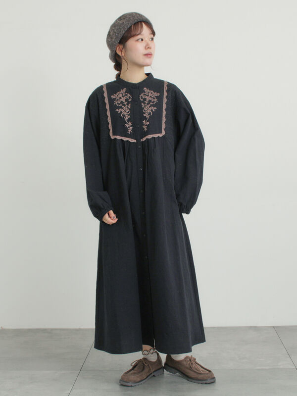 【S/Mサイズ】切替配色刺繍ワンピース（ブラック）｜Samansa Mos2（サマンサ モスモス）通販