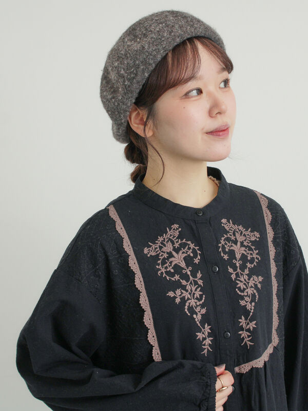 セール】 【S/Mサイズ】切替配色刺繍ワンピース（ブラック/ベージュ