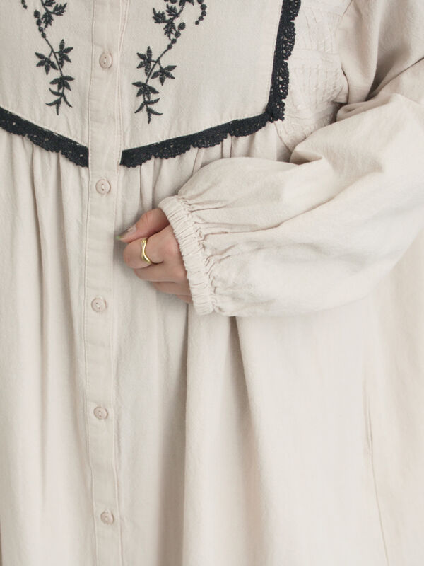 S/Mサイズ】切替配色刺繍ワンピース（ブラック/ベージュ/モカ