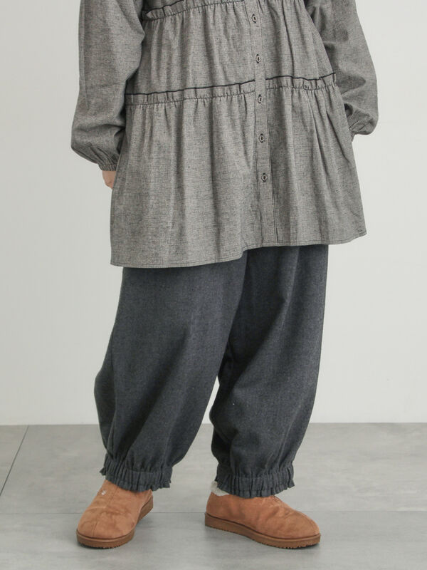 【帯電防止裏地】ヘリンボーンバルーンパンツ《M/Lサイズ》（チャコールグレー）｜Samansa Mos2（サマンサ モスモス）通販
