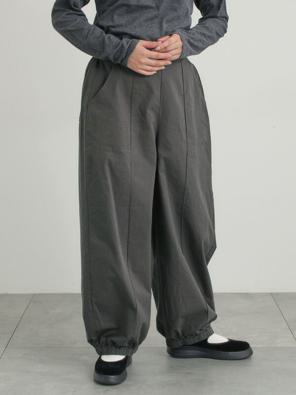 【M/Lサイズ】センターピンタック裾ギャザーパンツ（チャコールグレー）｜Samansa Mos2（サマンサ モスモス）通販