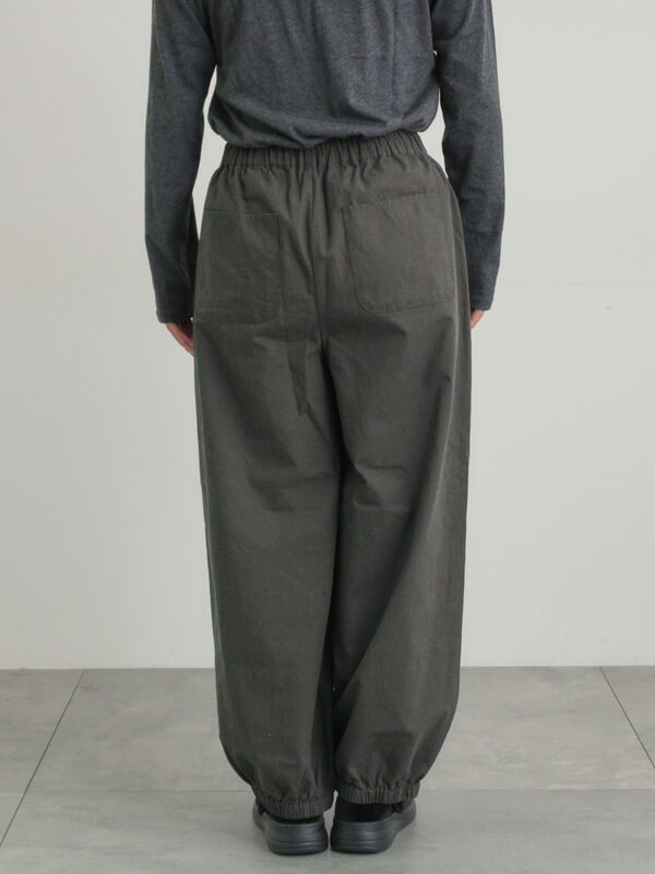 セール】 【M/Lサイズ】センターピンタック裾ギャザーパンツ