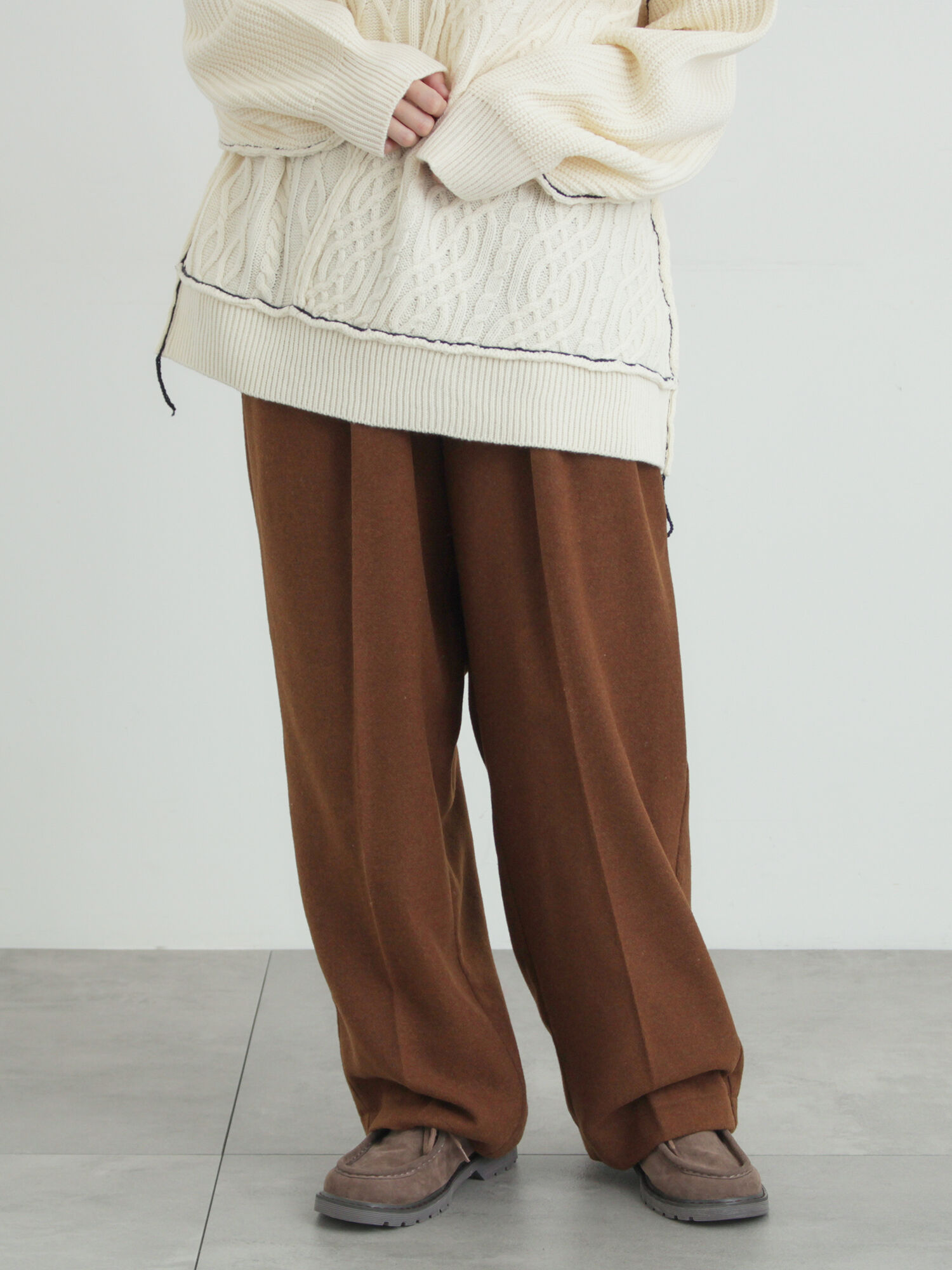 MARTIN GRANT カジュアルパンツ 帯電防止裏地]ツータックストレートパンツ《M/Lサイズ