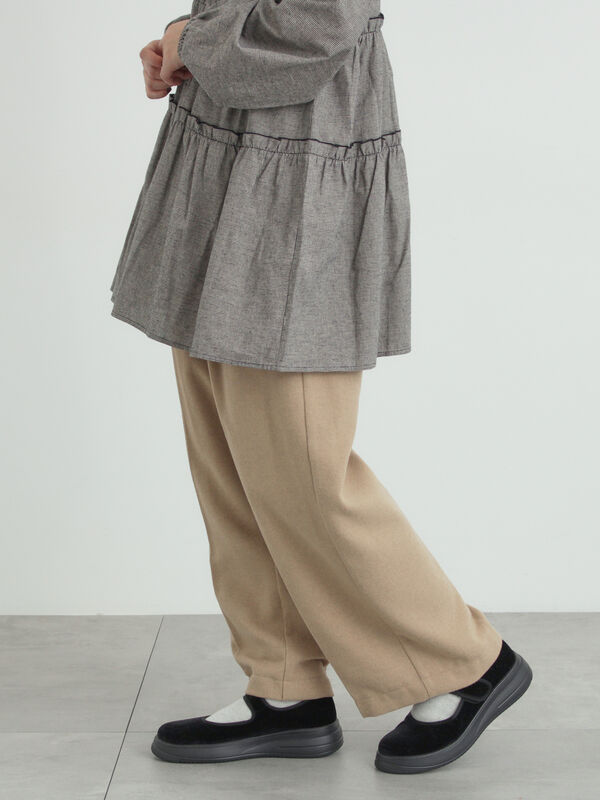 【帯電防止裏地】ツータックストレートパンツ《M/Lサイズ》（ベージュ）｜Samansa Mos2（サマンサ モスモス）通販