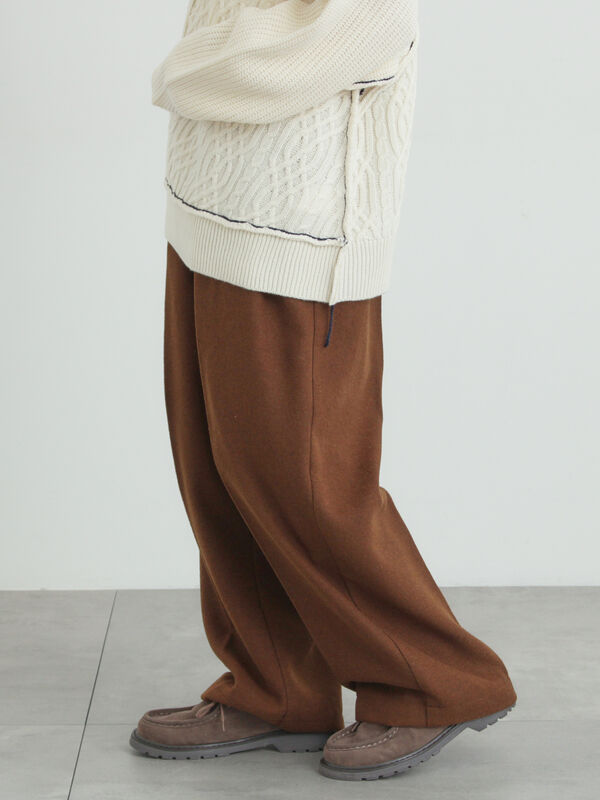 セール】 【帯電防止裏地】ツータックストレートパンツ《M/Lサイズ