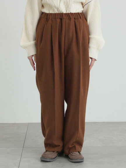 【帯電防止裏地】ツータックストレートパンツ《M/Lサイズ》（チャコールグレー/ベージュ/ブラウン）｜Samansa Mos2（サマンサ モスモス）通販