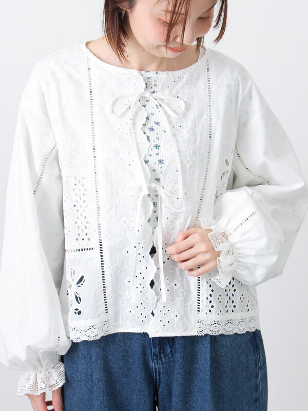 レースパッチワークブラウス（オフホワイト/ブラック/キナリ/トップス