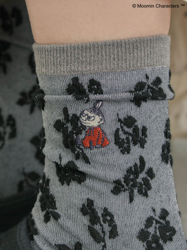 セール】 【MOOMIN×SamansaMos2】リトルミイ刺繍花柄ソックス（グレー