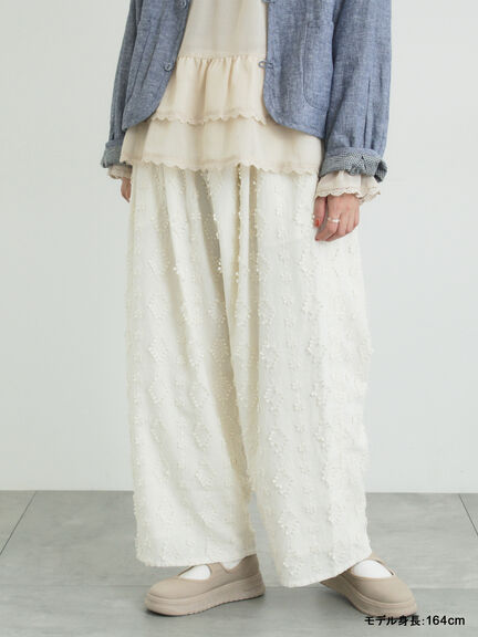 【kazumi×Samansa Mos2】3D刺繍パンツ（オフホワイト/ブラック/ベージュ/ネイビー）｜Samansa Mos2（サマンサ モスモス）通販