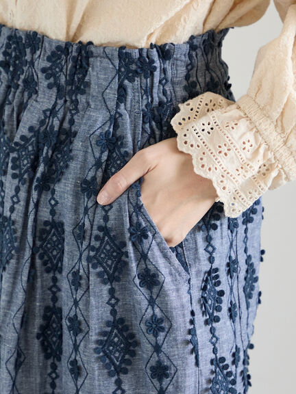 【kazumi×Samansa Mos2】3D刺繍パンツ（オフホワイト/ブラック/ベージュ/ネイビー）｜Samansa Mos2（サマンサ モスモス）通販