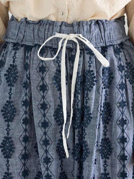 【kazumi×Samansa Mos2】3D刺繍パンツ（オフホワイト/ブラック/ベージュ/ネイビー）｜Samansa Mos2（サマンサ モスモス）通販