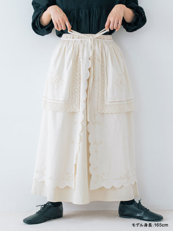 【kazumi×Samansa Mos2】エプロンスカート（オフホワイト/チャコールグレー/キナリ）｜Samansa Mos2（サマンサ モスモス）通販