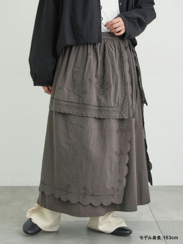 kazumi×Samansa Mos2】エプロンスカート（オフホワイト