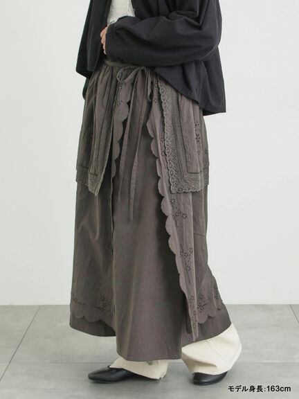 【kazumi×Samansa Mos2】エプロンスカート（オフホワイト/チャコールグレー/キナリ）｜Samansa Mos2（サマンサ モスモス）通販