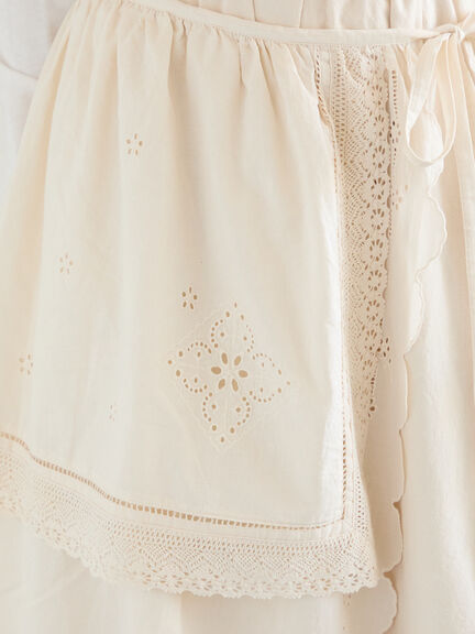 【kazumi×Samansa Mos2】エプロンスカート（オフホワイト/チャコールグレー/キナリ）｜Samansa Mos2（サマンサ モスモス）通販