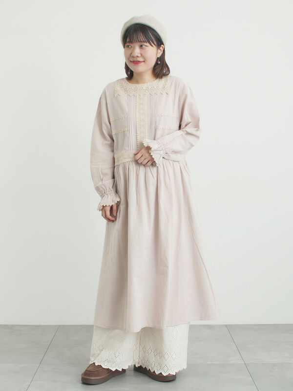 レースピンタックワンピース（チャコールグレー/ベージュ/キナリ