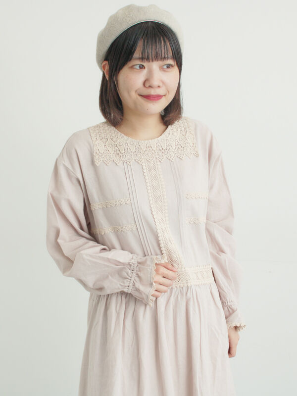 レースピンタックワンピース（チャコールグレー/ベージュ/キナリ