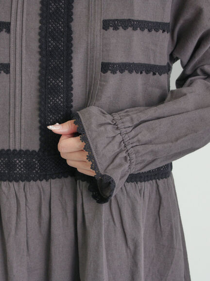 レースピンタックワンピース（チャコールグレー/ベージュ/キナリ）｜Samansa Mos2（サマンサ モスモス）通販