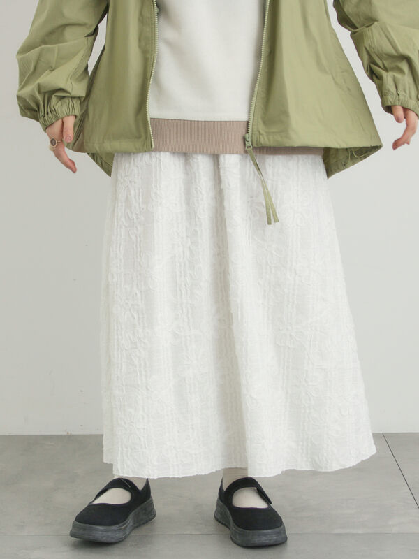 花柄テープ刺繍フレアスカート（オフホワイト）｜Samansa Mos2（サマンサ モスモス）通販