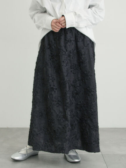 花柄テープ刺繍フレアスカート（オフホワイト/ブラック）｜Samansa Mos2（サマンサ モスモス）通販