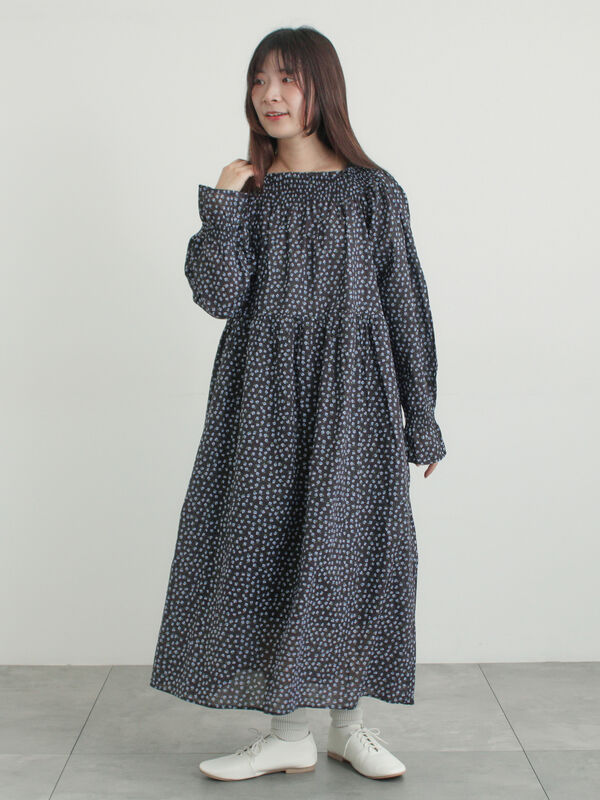 セール】 花柄シャーリングワンピース（ブラック/イエロー/カーキ