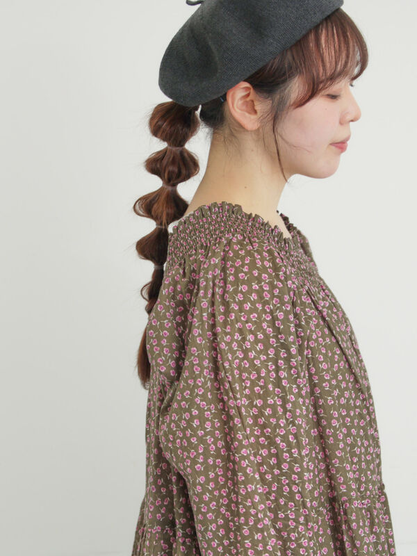 セール】 花柄シャーリングワンピース（ブラック/イエロー/カーキ