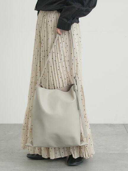 ビッグショルダーバッグ（シルバー/ブラック/ダークブラウン/グレージュ）｜Samansa Mos2（サマンサ モスモス）通販