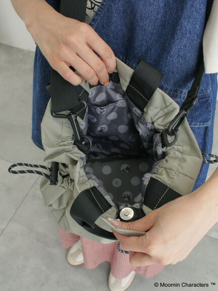 【MOOMIN×SamansaMos2】インナー総柄巾着バッグ（ブラック/ベージュ/カーキ）｜Samansa Mos2（サマンサ モスモス）通販