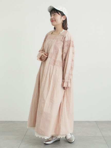 ローズ柄レーススクエアネックワンピース（オフホワイト/ブラック/ピンク/レッド）｜Samansa Mos2（サマンサ モスモス）通販