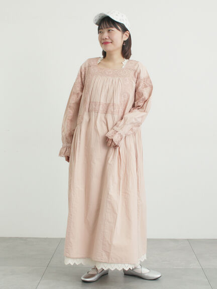 ローズ柄レーススクエアネックワンピース（オフホワイト/ブラック/ピンク/レッド）｜Samansa Mos2（サマンサ モスモス）通販