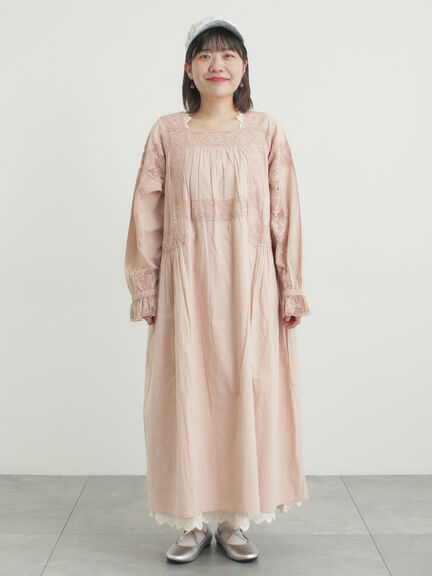 ローズ柄レーススクエアネックワンピース（オフホワイト/ブラック/ピンク/レッド）｜Samansa Mos2（サマンサ モスモス）通販