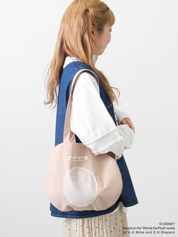 【Disney】くまのプーさん/レース付き丸バッグ（ブラック/レッド/ベージュ）｜Samansa Mos2（サマンサ モスモス）通販