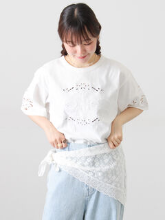 セール】 三角ストール付カットワーク刺繍Tシャツ（オフホワイト
