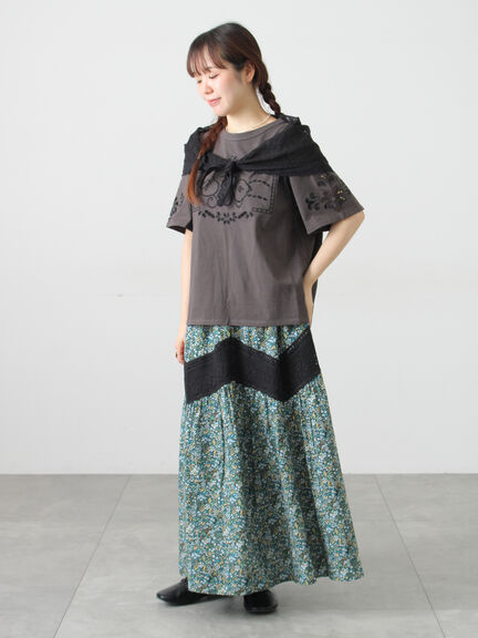 三角ストール付カットワーク刺繍Tシャツ（オフホワイト/グレー/チャコールグレー）｜Samansa Mos2（サマンサ モスモス）通販