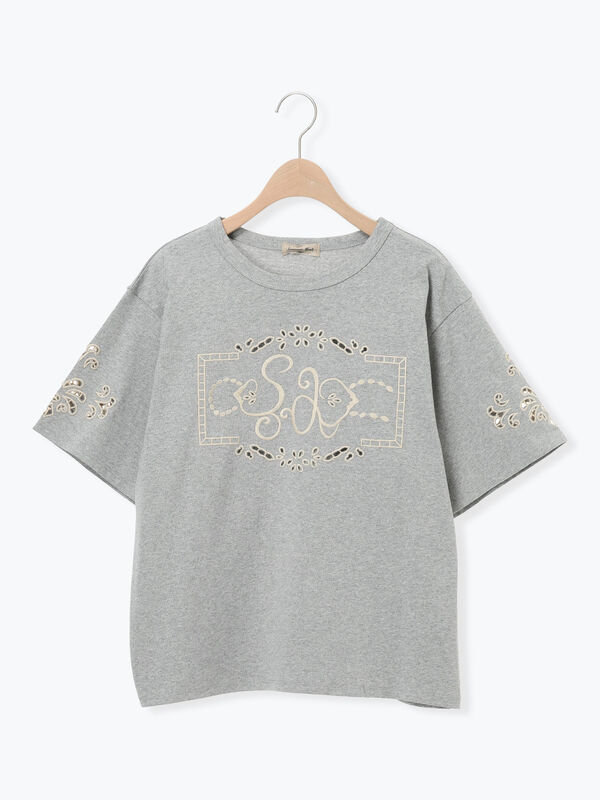 三角ストール付カットワーク刺繍Tシャツ（オフホワイト/グレー