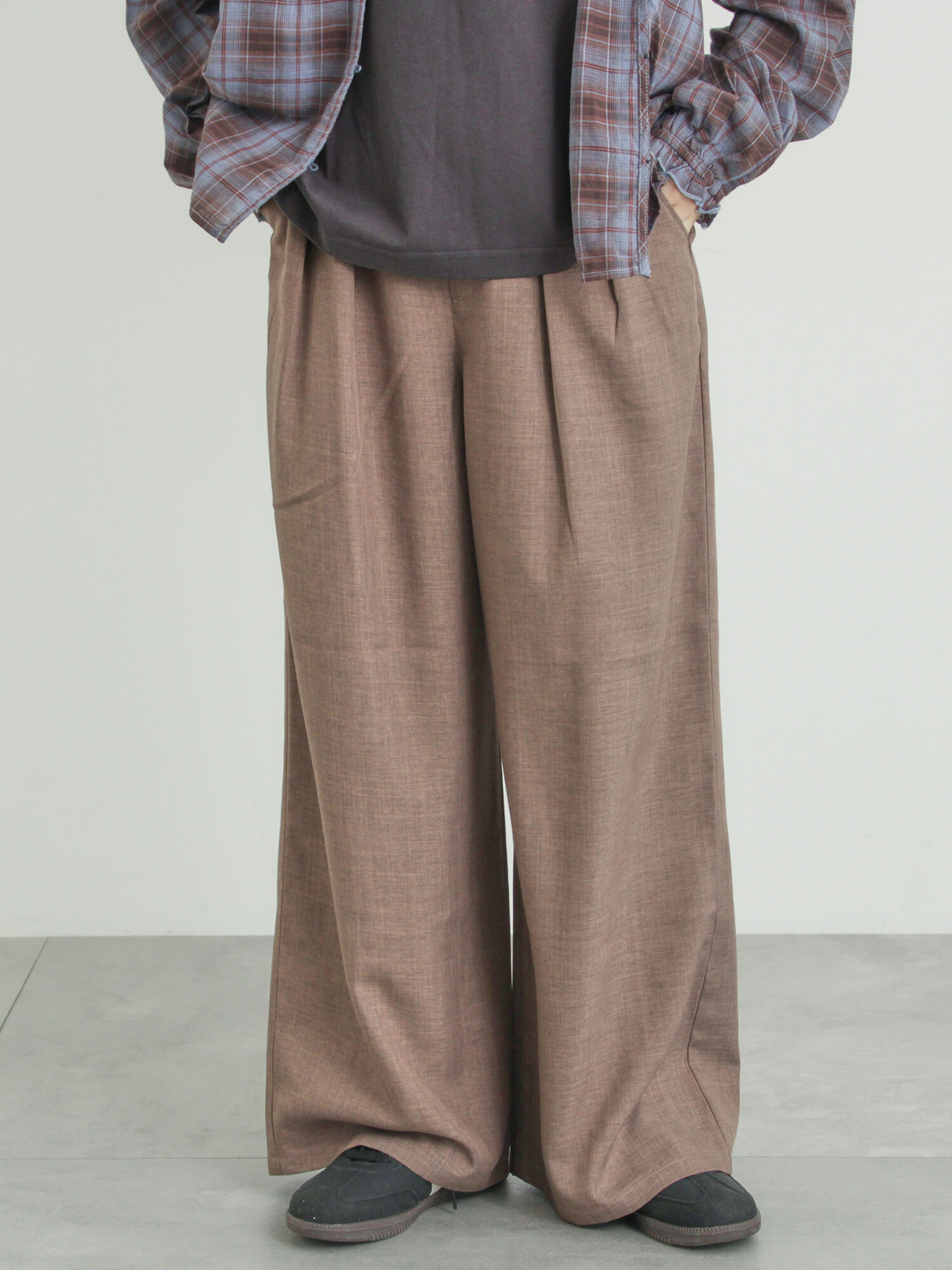 ツータックワイドパンツ（チャコールグレー/モカ/キナリ/ボトムス