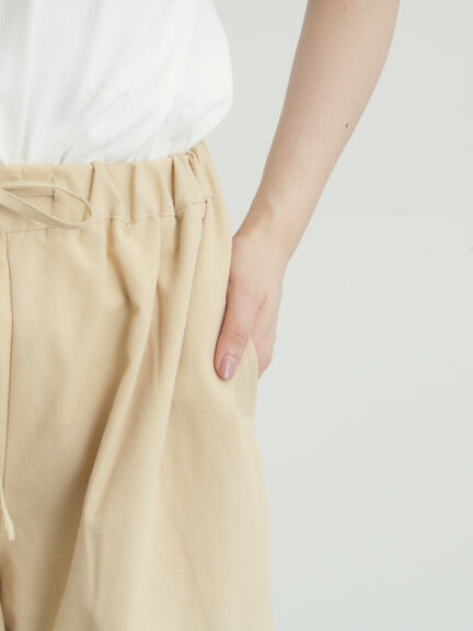 【イージーケア】イージーストレートパンツ（チャコールグレー/ブラック/ベージュ/カーキ）｜Samansa Mos2（サマンサ モスモス）通販