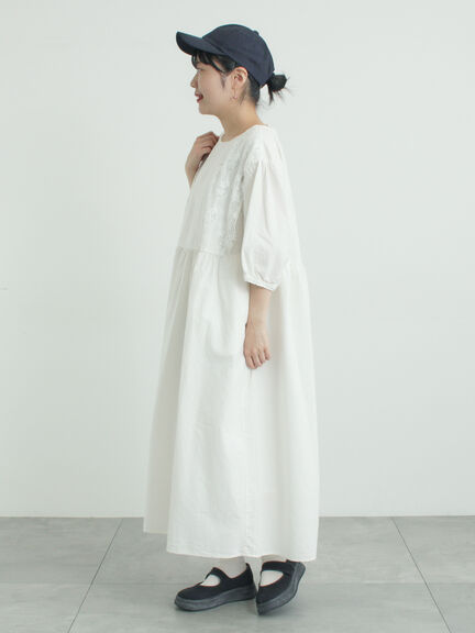 胸元レース貼りワンピース（オフホワイト/ブラック/キナリ）｜Samansa Mos2（サマンサ モスモス）通販