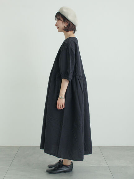 胸元レース貼りワンピース（オフホワイト/ブラック/キナリ）｜Samansa Mos2（サマンサ モスモス）通販