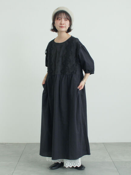 胸元レース貼りワンピース（オフホワイト/ブラック/キナリ）｜Samansa Mos2（サマンサ モスモス）通販