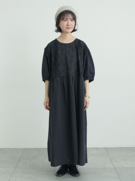 胸元レース貼りワンピース（オフホワイト/ブラック/キナリ）｜Samansa Mos2（サマンサ モスモス）通販