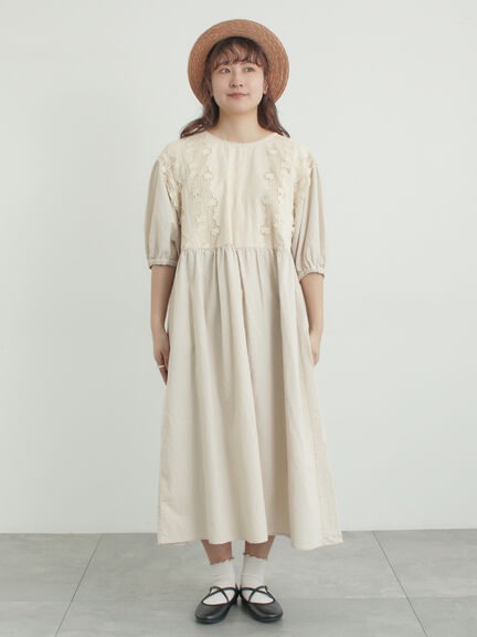 胸元レース貼りワンピース（オフホワイト/ブラック/キナリ）｜Samansa Mos2（サマンサ モスモス）通販