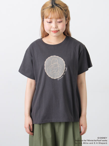 【Disney】くまのプーさんレースモチーフTシャツ（オフホワイト/ブラック/ベージュ）｜Samansa Mos2（サマンサ モスモス）通販