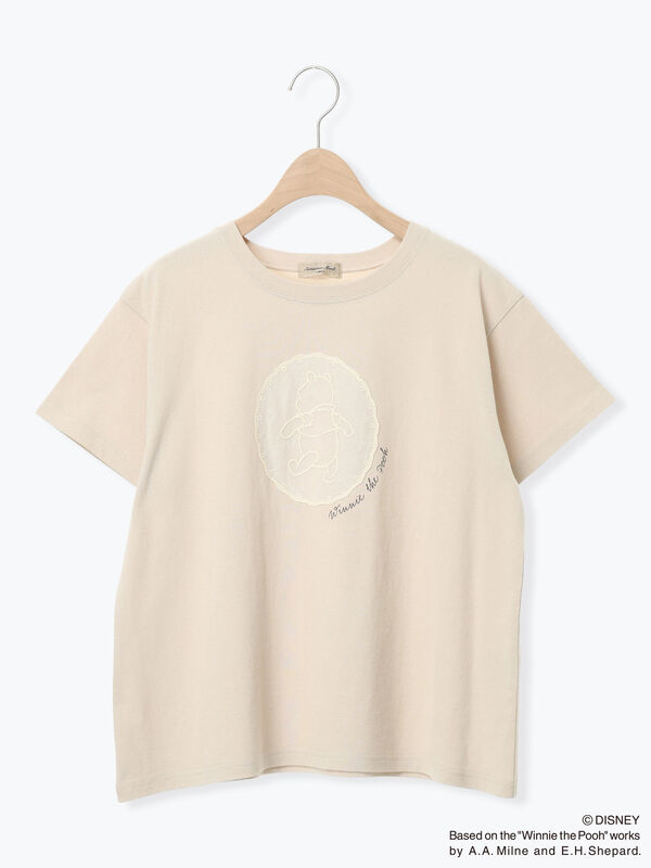 Disney くまのプーさん レースモチーフTシャツと丸バッグ　サマンサモスモス セール】 【Disney】くまのプーさんレースモチーフTシャツ（オフ