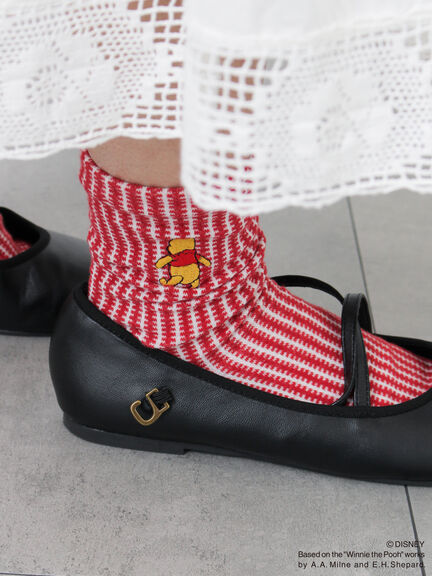 【Disney】くまのプーさん/ワンポイント刺繍ソックス（ブラック/レッド/キナリ）｜Samansa Mos2（サマンサ モスモス）通販