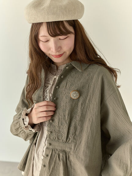 【Cross×Staff】ブローチ付シャツジャケット（チャコールグレー/ベージュ/モカ）｜Samansa Mos2（サマンサ モスモス）通販