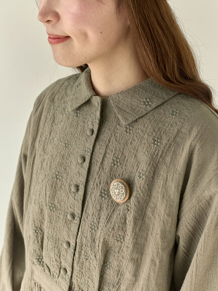 【Cross×Staff】ブローチ付シャツジャケット（チャコールグレー/ベージュ/モカ）｜Samansa Mos2（サマンサ モスモス）通販