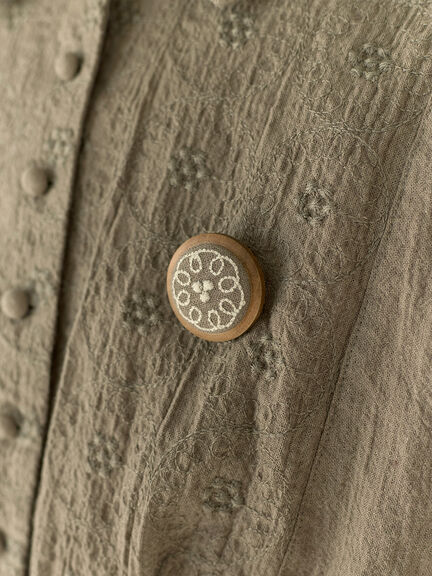 【Cross×Staff】ブローチ付シャツジャケット（チャコールグレー/ベージュ/モカ）｜Samansa Mos2（サマンサ モスモス）通販