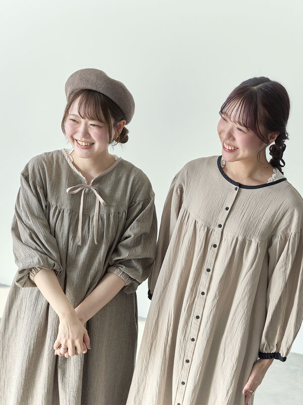 セール】 【Cross×Staff】前後2WAYワンピース(ブラック/ベージュ セール】 【Cross×Staff】前後2WAYワンピース(ブラック/ベージュ